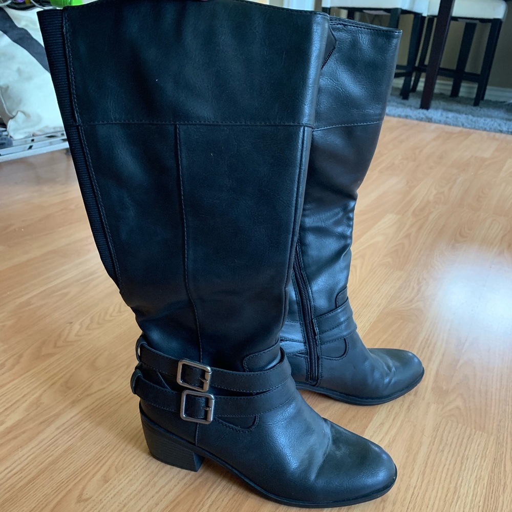 Boots - Picture 3 of 5